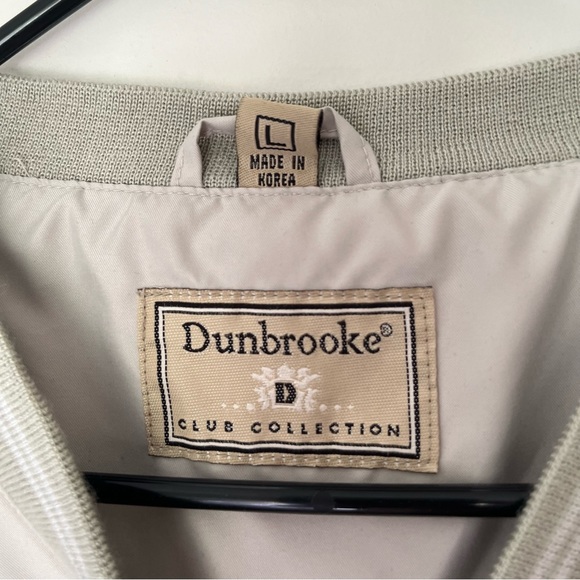 Dunbrooke Club Collection; Pullover V-Neck Large - Picture 5 of 10